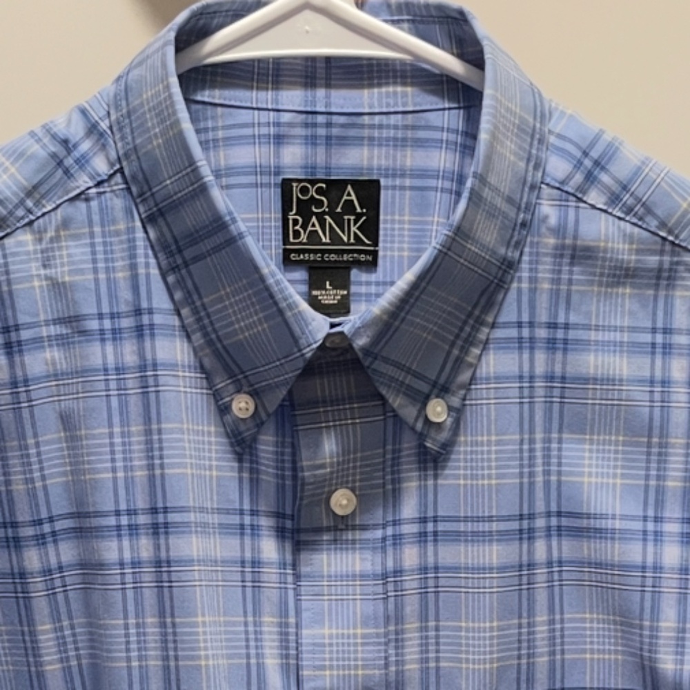 Jos A Bank large classic pleated blue long sleeve button down long sleeve shirt